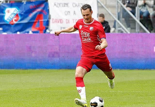 舞台上备受 舞台上备受